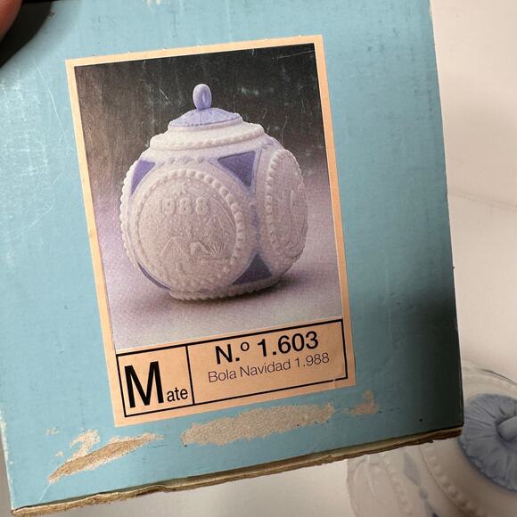 Lladro Annual Christmas Ball Ornament 1988 No. 1603 Porelain Collectible w/box - Picture 5 of 7